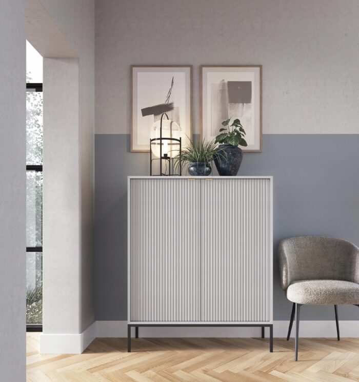 Komoda BELLAZA 104 cm szara z drzwiczkami, złote uchwyty i metalowe nogi